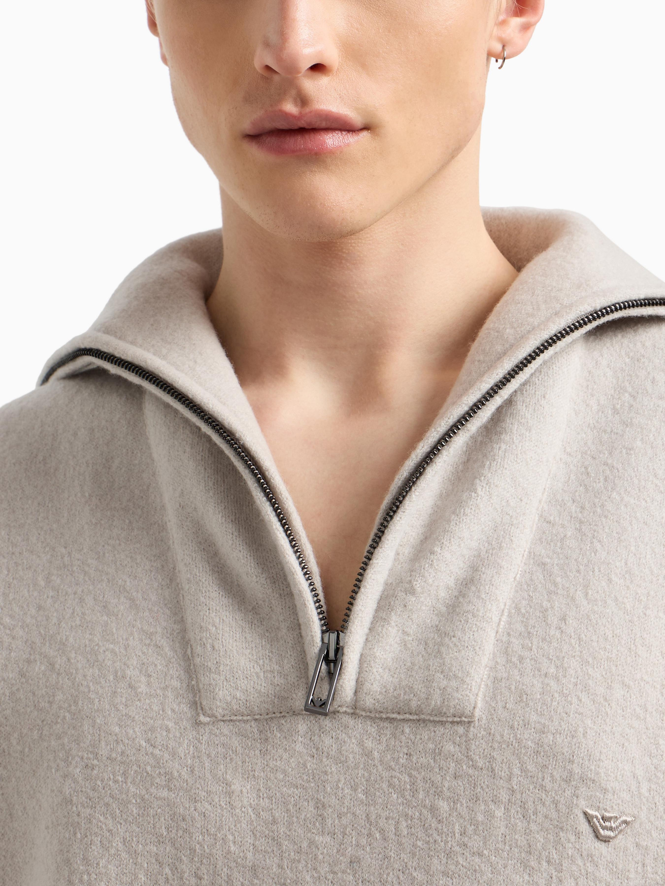 Джемпер Emporio Armani модель EM002052-AF18104-U8140 Фото