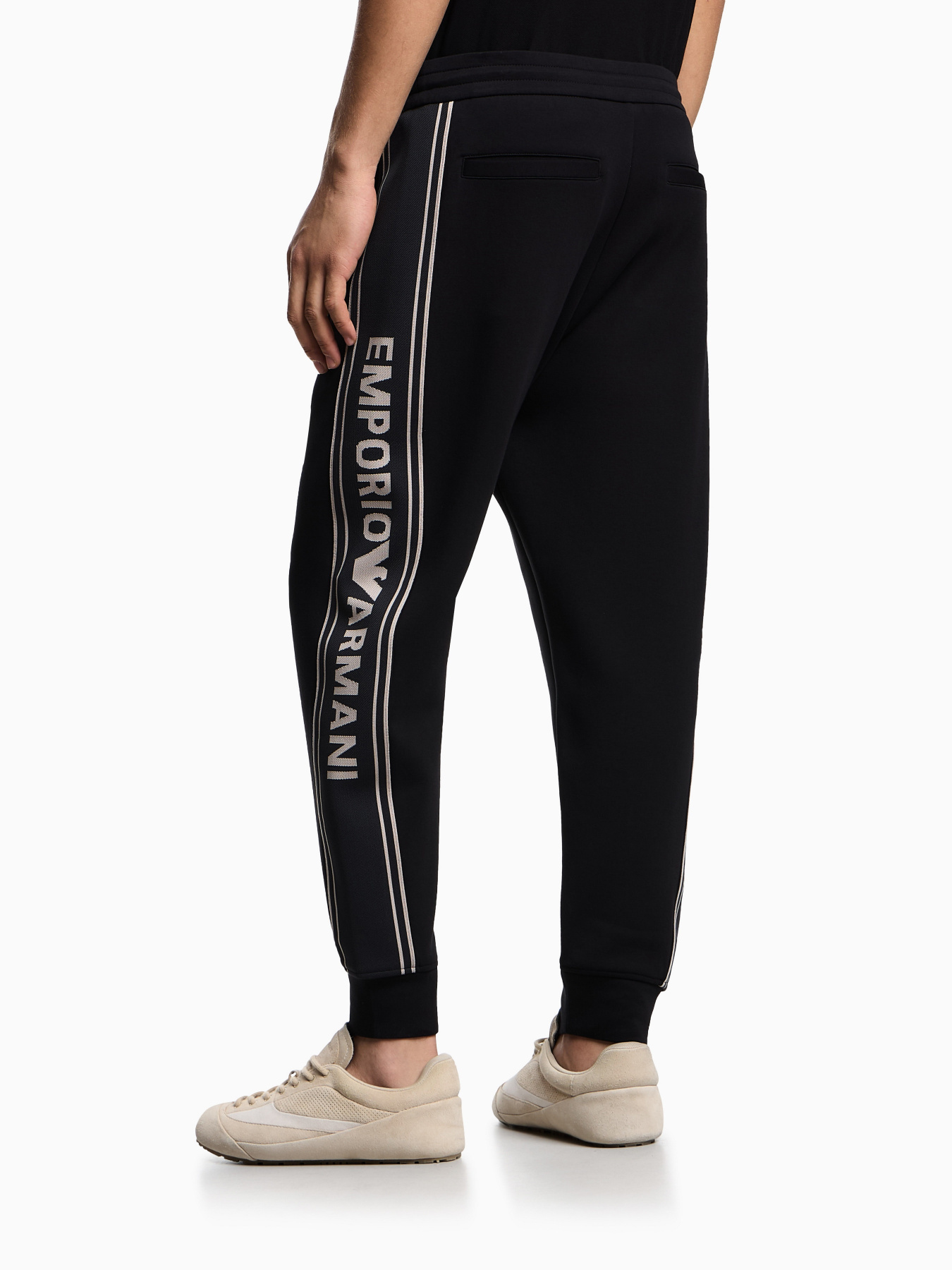 Штаны спортивные Emporio Armani модель EM002914-AF10013-UC001 Штаны спортивные Emporio Armani модель EM002914-AF10013-UC001 Фото