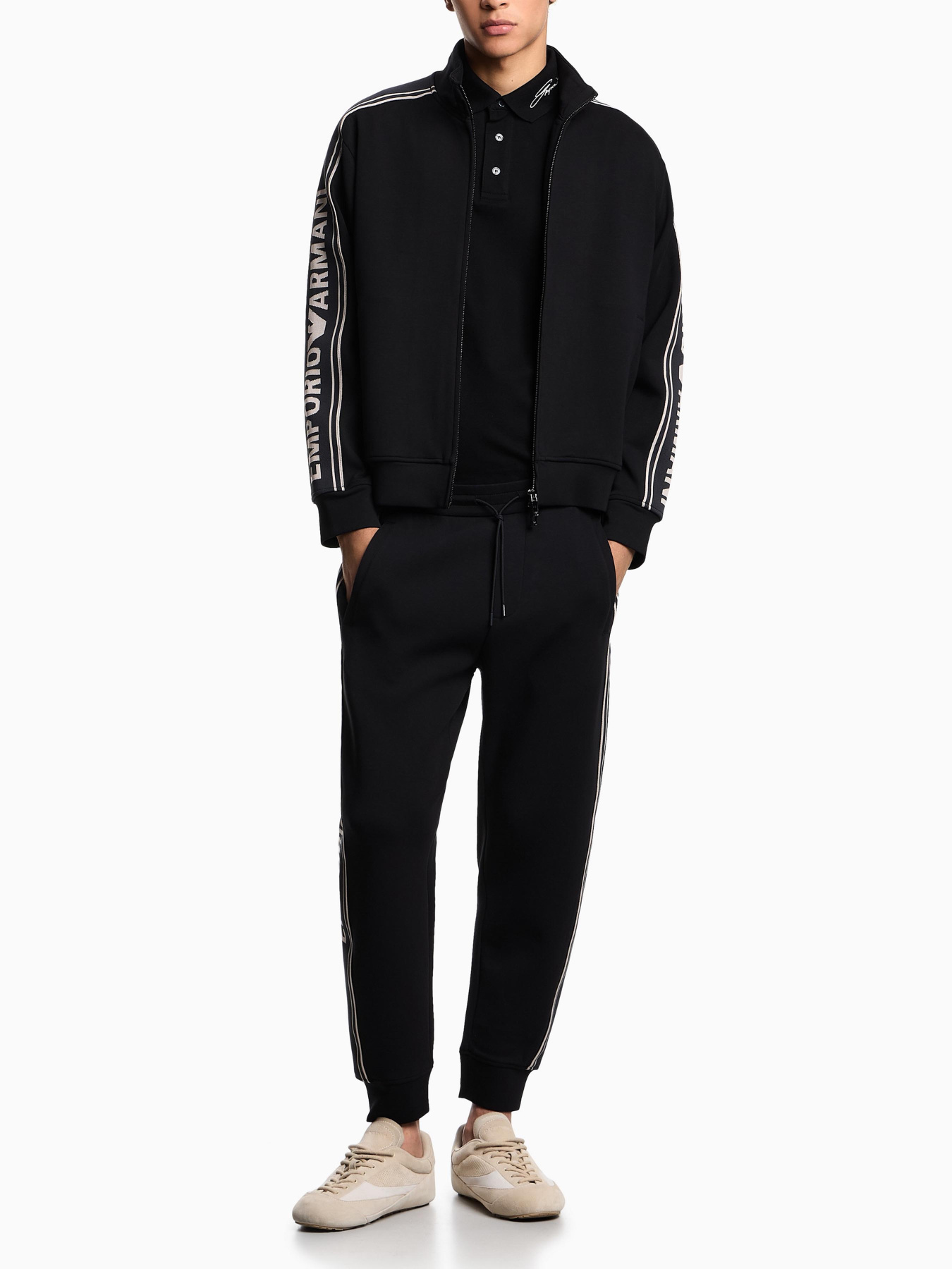 Штаны спортивные Emporio Armani модель EM002914-AF10013-UC001 Штаны спортивные Emporio Armani модель EM002914-AF10013-UC001 Фото