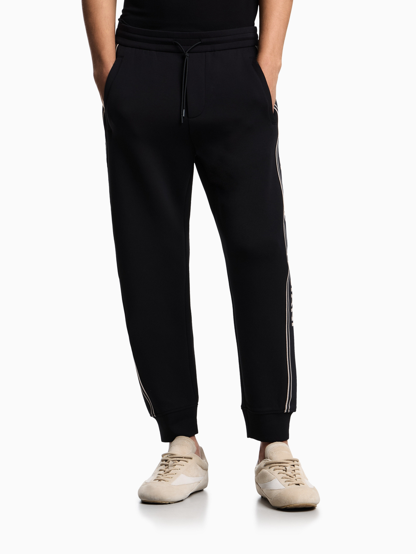 Штаны спортивные Emporio Armani модель EM002914-AF10013-UC001 Штаны спортивные Emporio Armani модель EM002914-AF10013-UC001 Фото