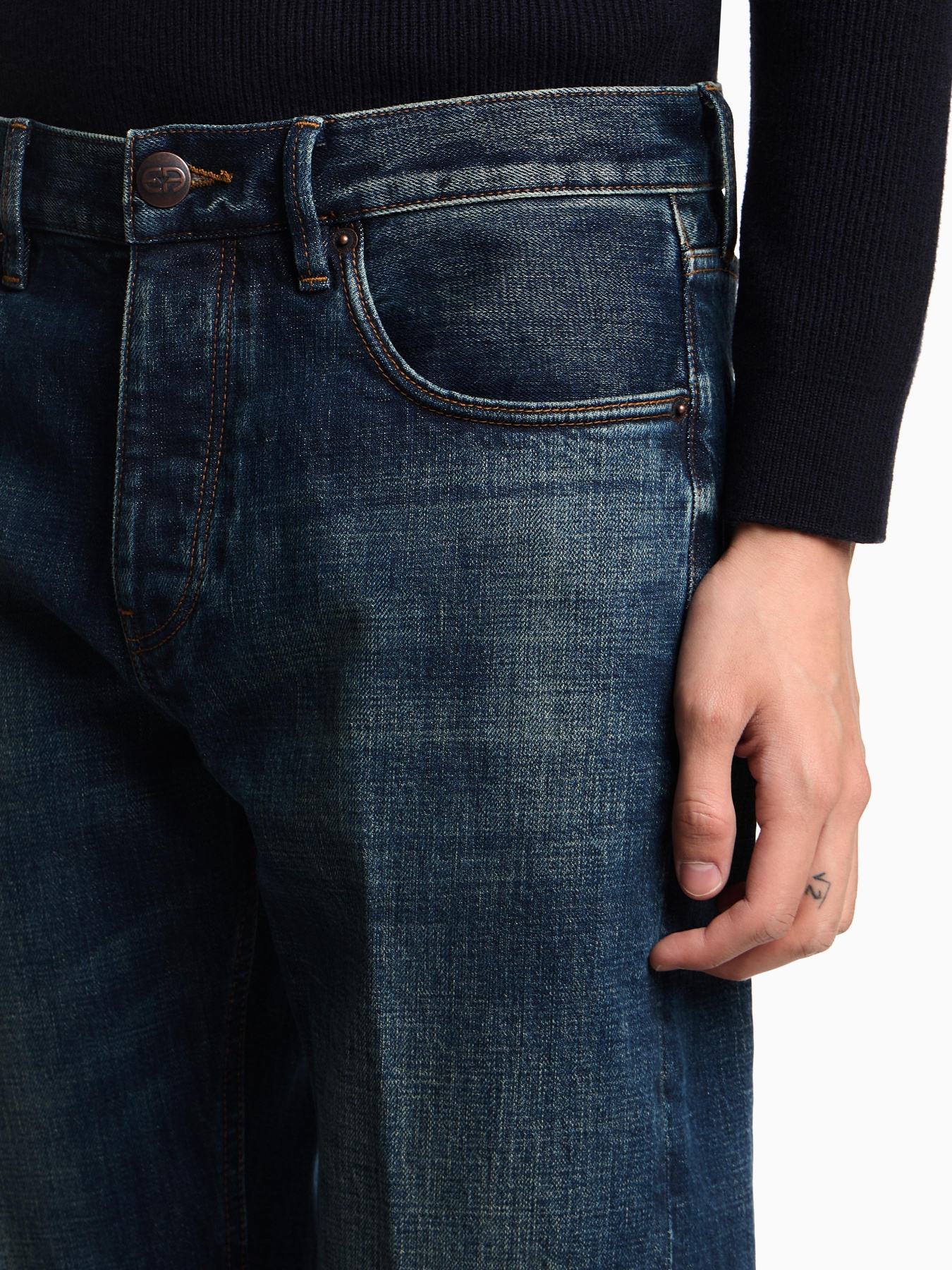 Прямые джинсы Emporio Armani модель EM003547-AF17483-MB001 Фото