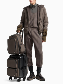 Зимняя куртка Emporio Armani модель EM003042-AF18503-U8143 Фото