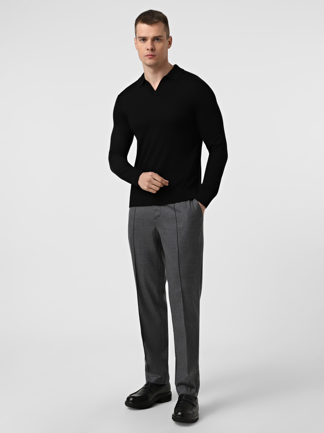 Джемпер Emporio Armani модель EM002479-AF19543-UC001 Фото