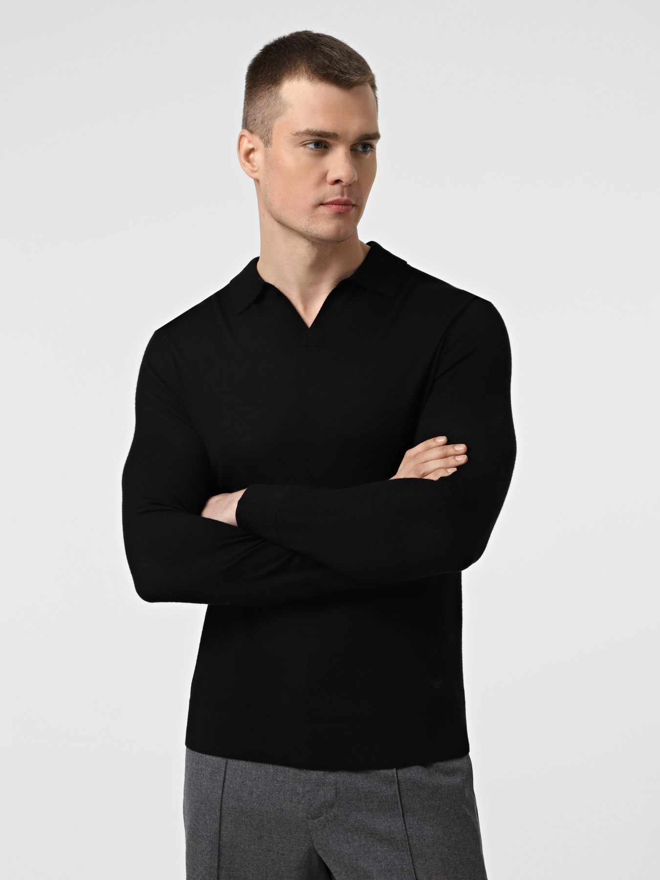 Джемпер Emporio Armani модель EM002479-AF19543-UC001 Фото