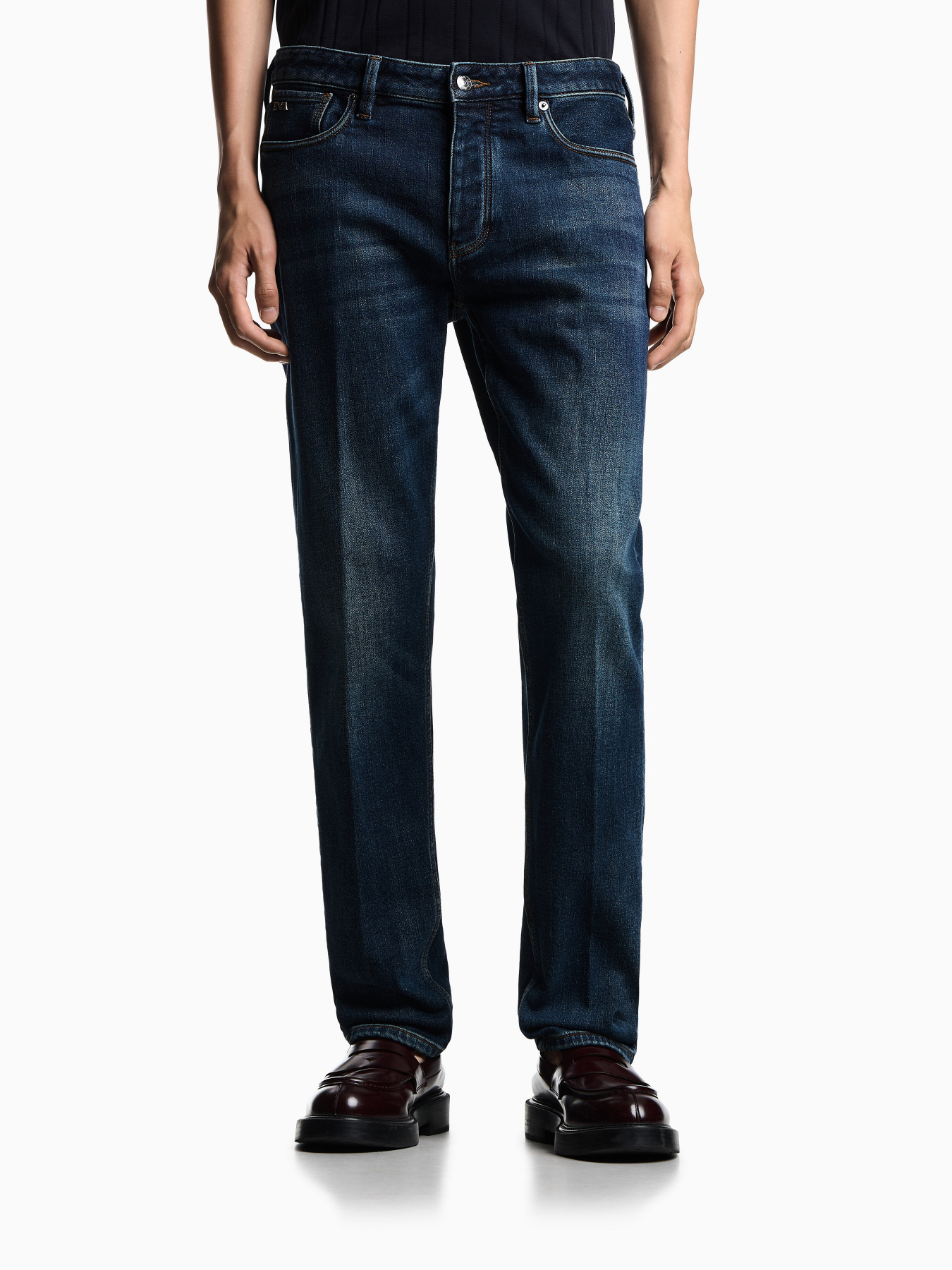 Зауженные джинсы Emporio Armani модель EM000668-AF17810-MB001 Фото