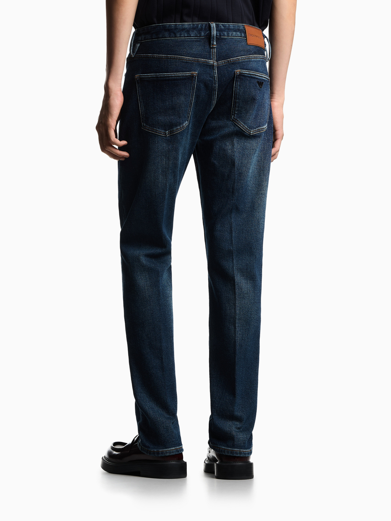 Зауженные джинсы Emporio Armani модель EM000668-AF17810-MB001 Фото