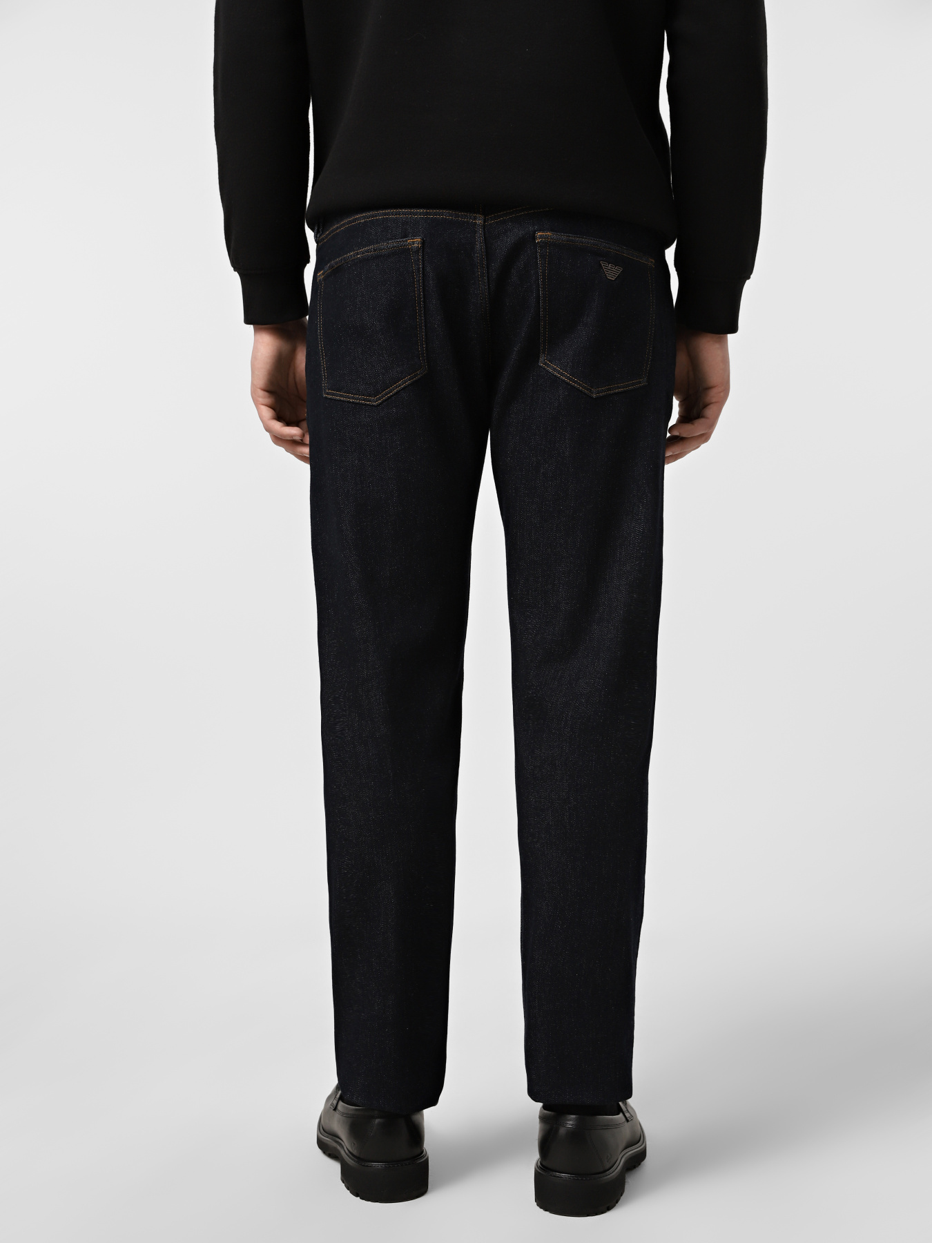 Зауженные джинсы Emporio Armani модель EM000668-AF19390-MB001 Фото