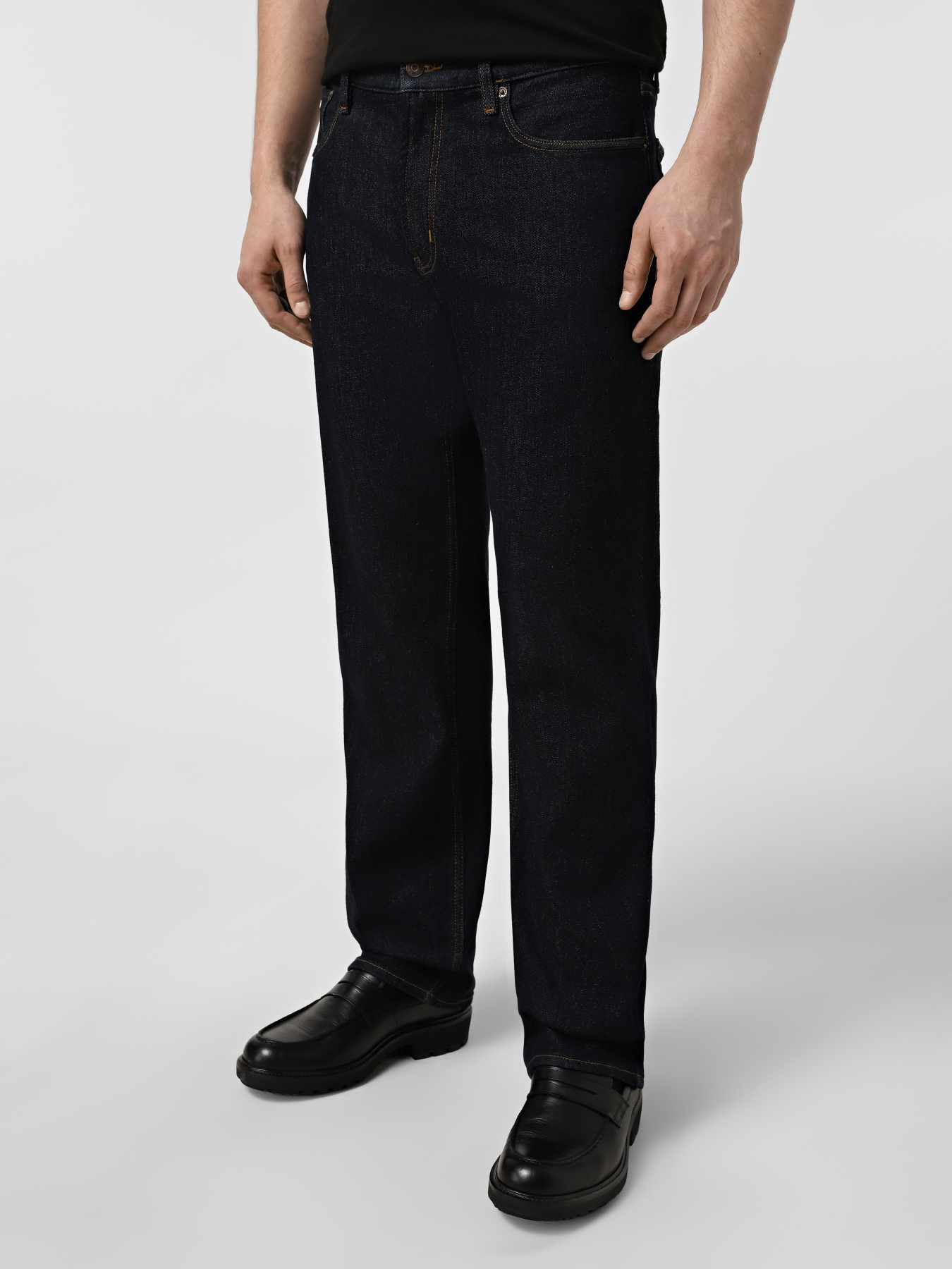 Прямые джинсы Emporio Armani модель EM000763-AF19390-MB001 Прямые джинсы Emporio Armani модель EM000763-AF19390-MB001 Фото