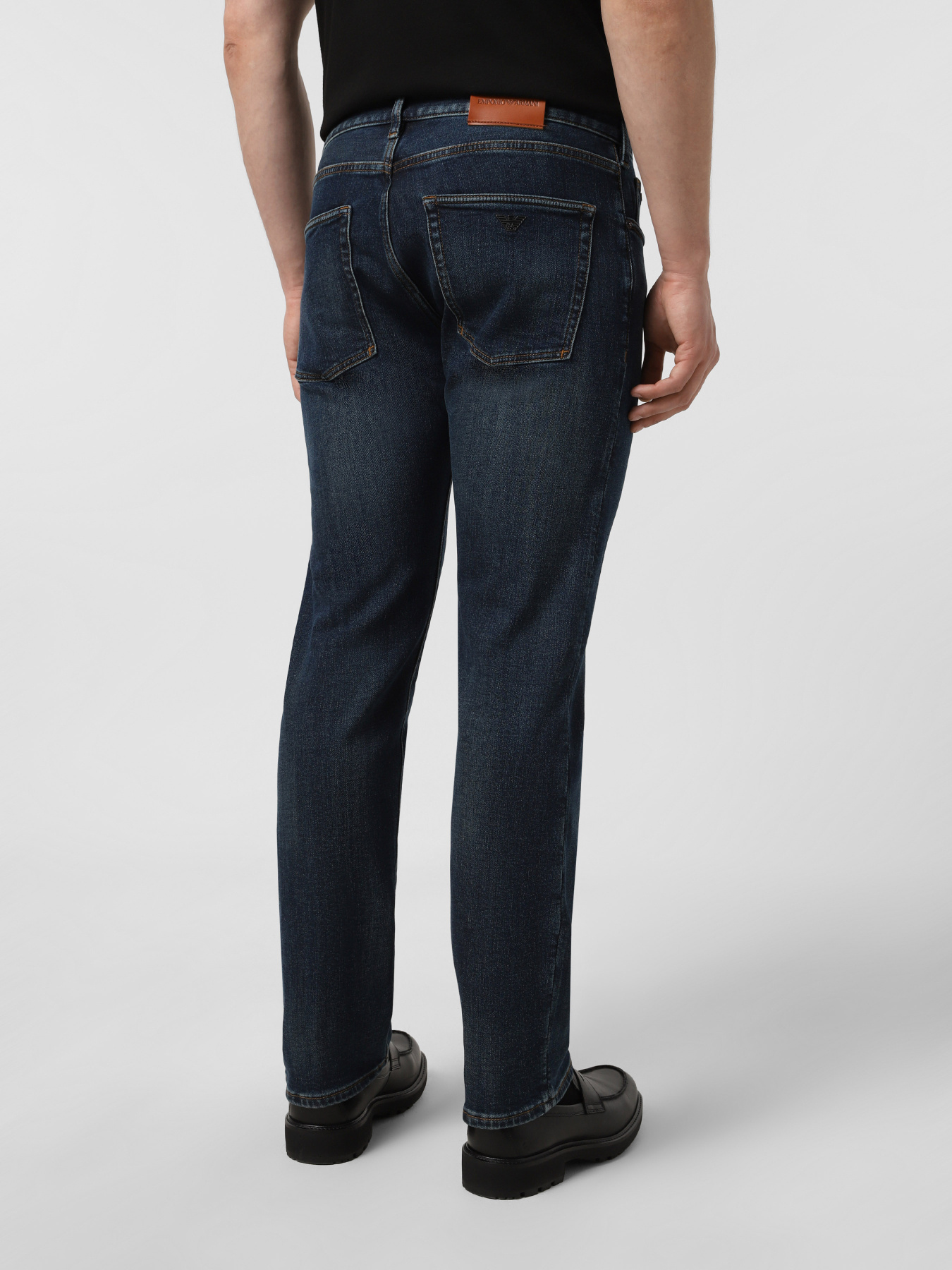 Прямые джинсы Emporio Armani модель EM001370-AF17810-MB001 Фото