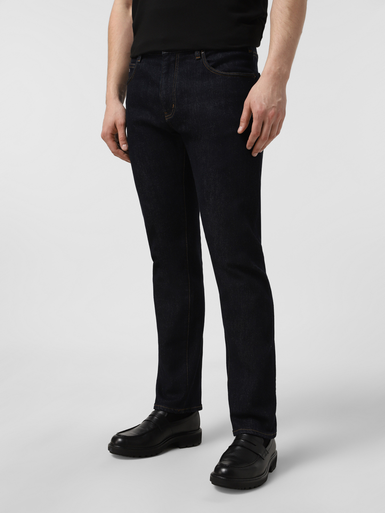 Прямые джинсы Emporio Armani модель EM001370-AF19390-MB001 Прямые джинсы Emporio Armani модель EM001370-AF19390-MB001 Фото