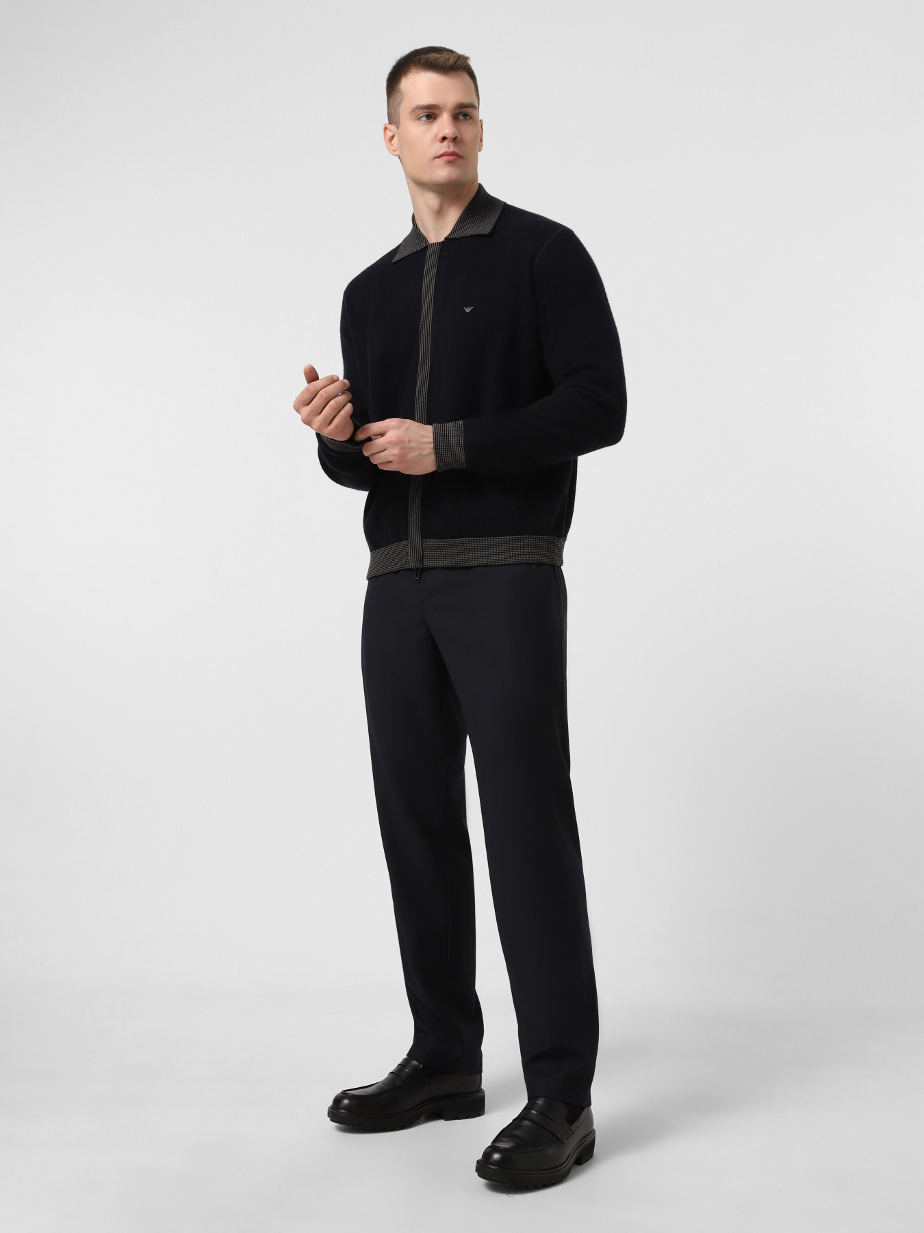 Кардиган Emporio Armani модель EM001517-AF18099-UB118 Кардиган Emporio Armani модель EM001517-AF18099-UB118 Фото