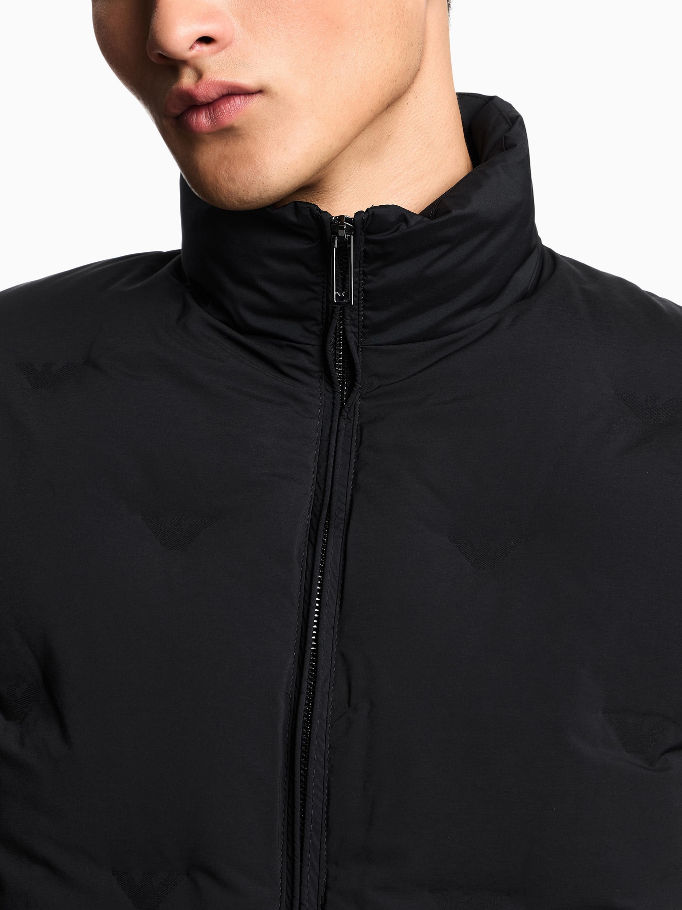 Зимняя куртка Emporio Armani модель EM003045-AF18232-UC001 Фото