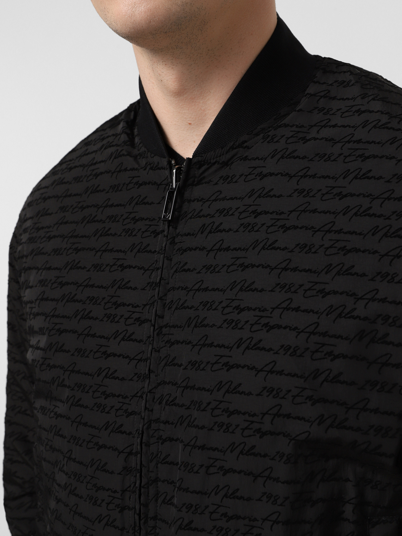 Зимняя куртка Emporio Armani модель EM003783-AF19870-FC253 Фото