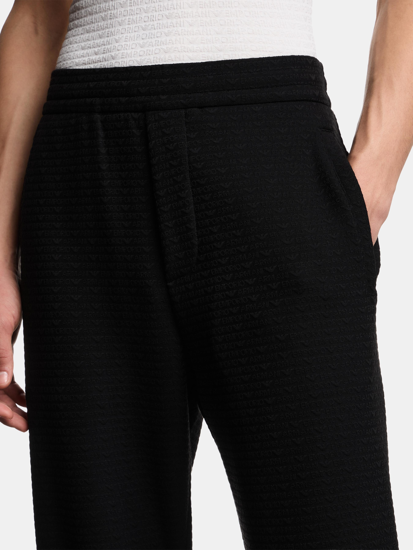 Спортивні штани Emporio Armani модель EM004535-AF13700-FC293 Спортивні штани Emporio Armani модель EM004535-AF13700-FC293 Фото