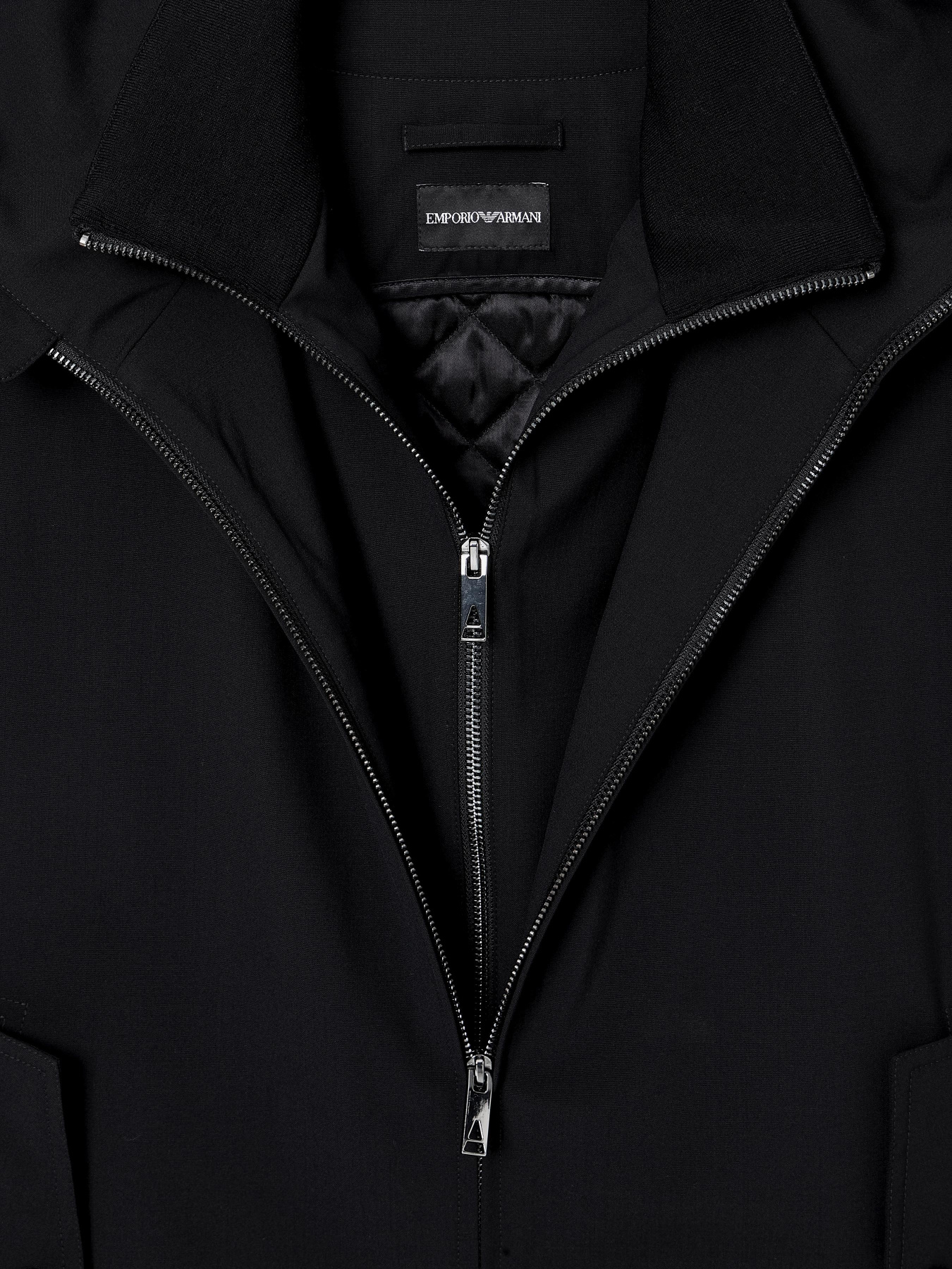 Emporio Armani модель EM004711-TE19331-UC001 Фото