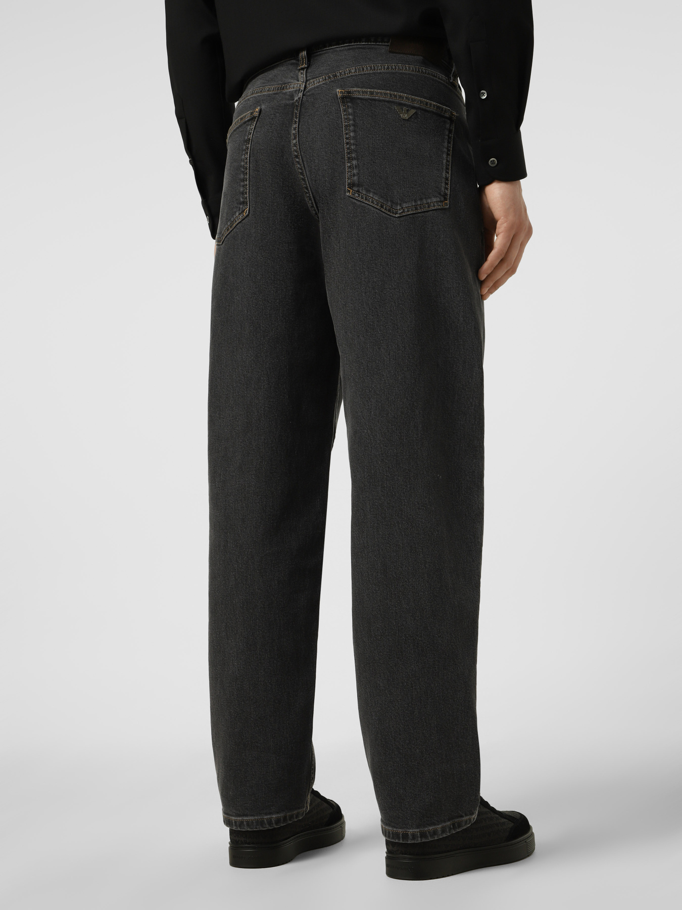 Emporio Armani модель EM004717-AF23101-M8013 Фото