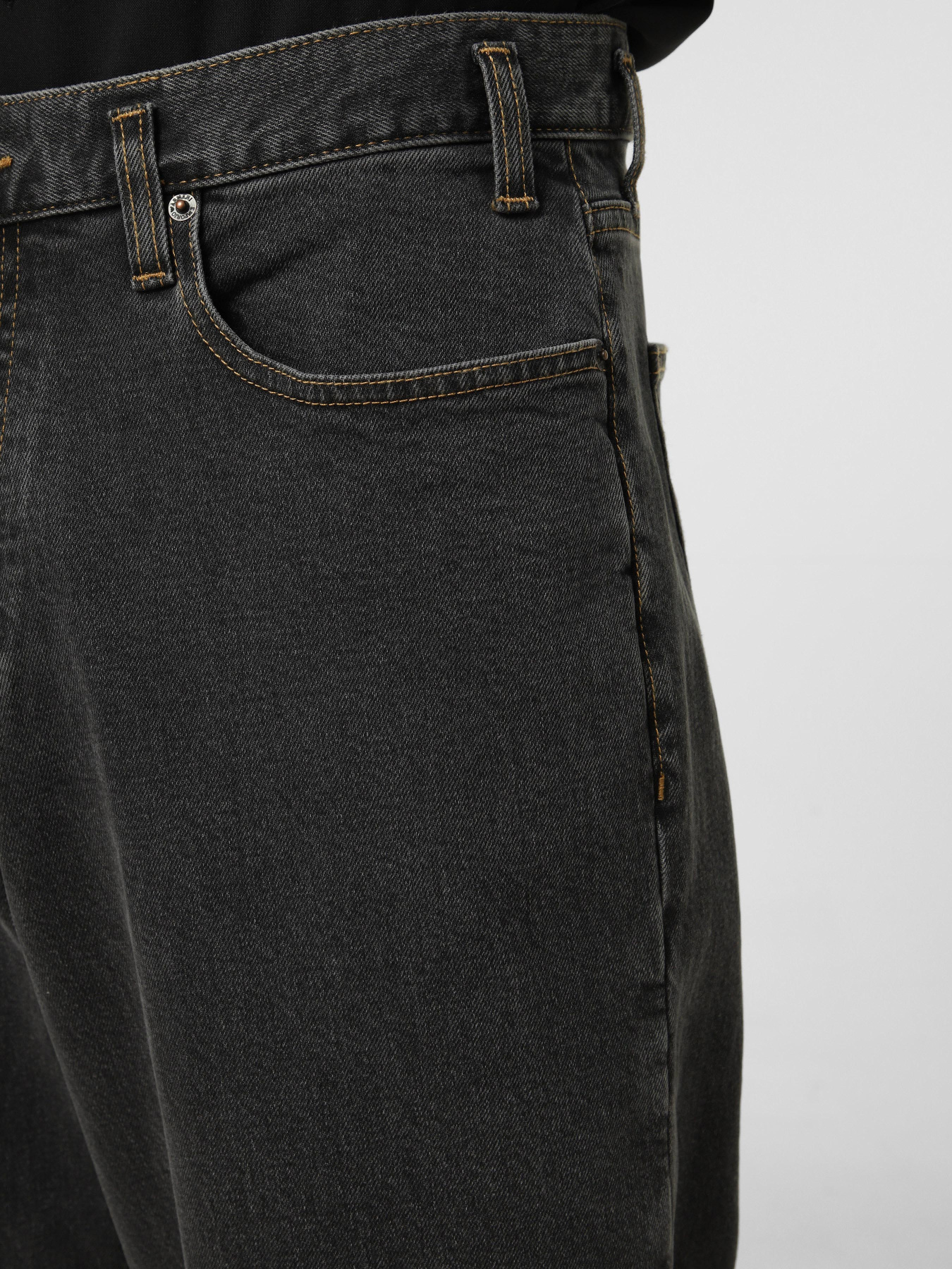 Emporio Armani модель EM004717-AF23101-M8013 Фото