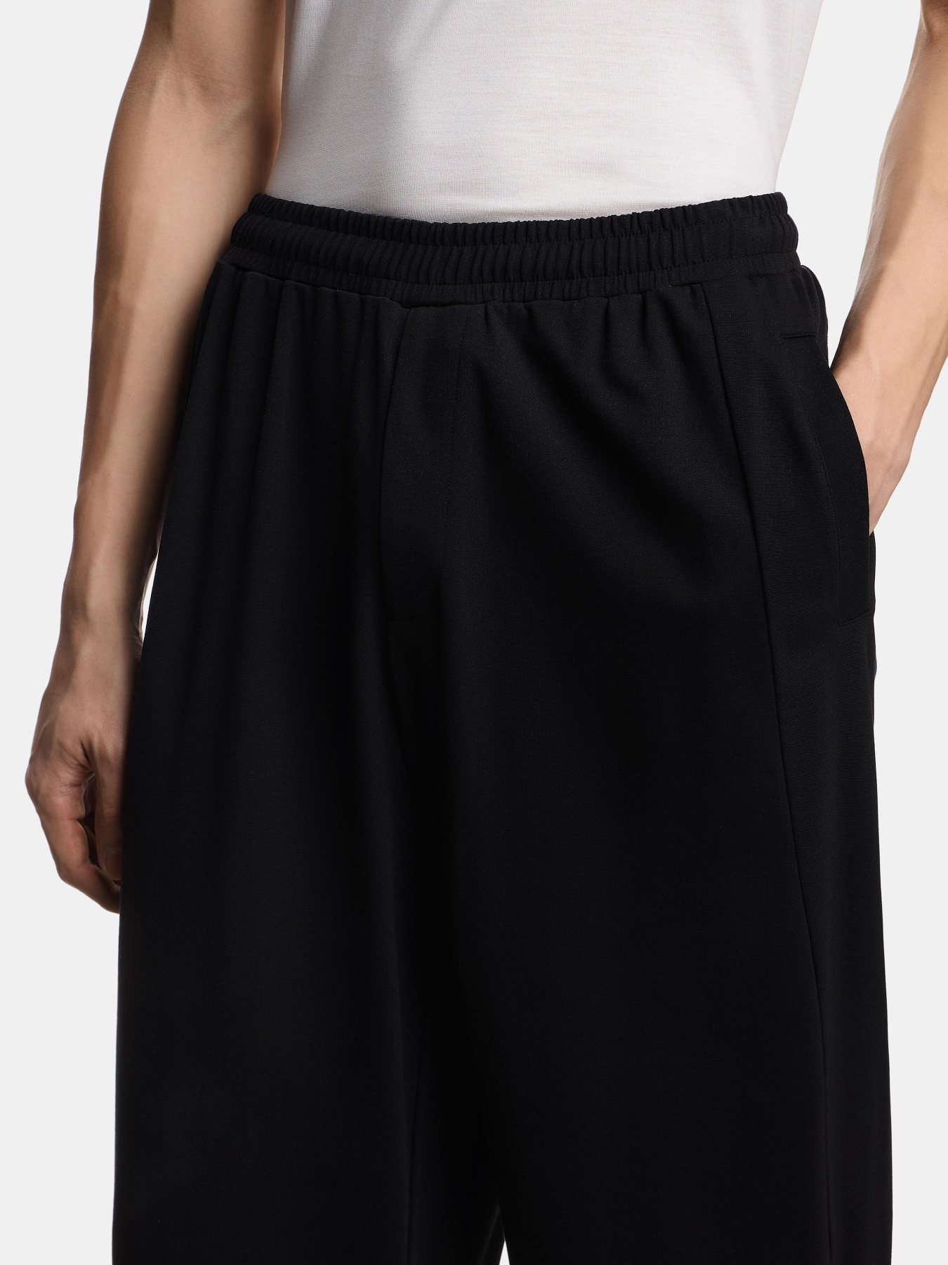 Повсякденні штани Emporio Armani модель EM004748-AF17659-UC001 Повсякденні штани Emporio Armani модель EM004748-AF17659-UC001 Фото