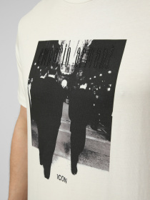 Футболка Emporio Armani модель EM004751-AF23082-F0042 Футболка Emporio Armani модель EM004751-AF23082-F0042 Фото