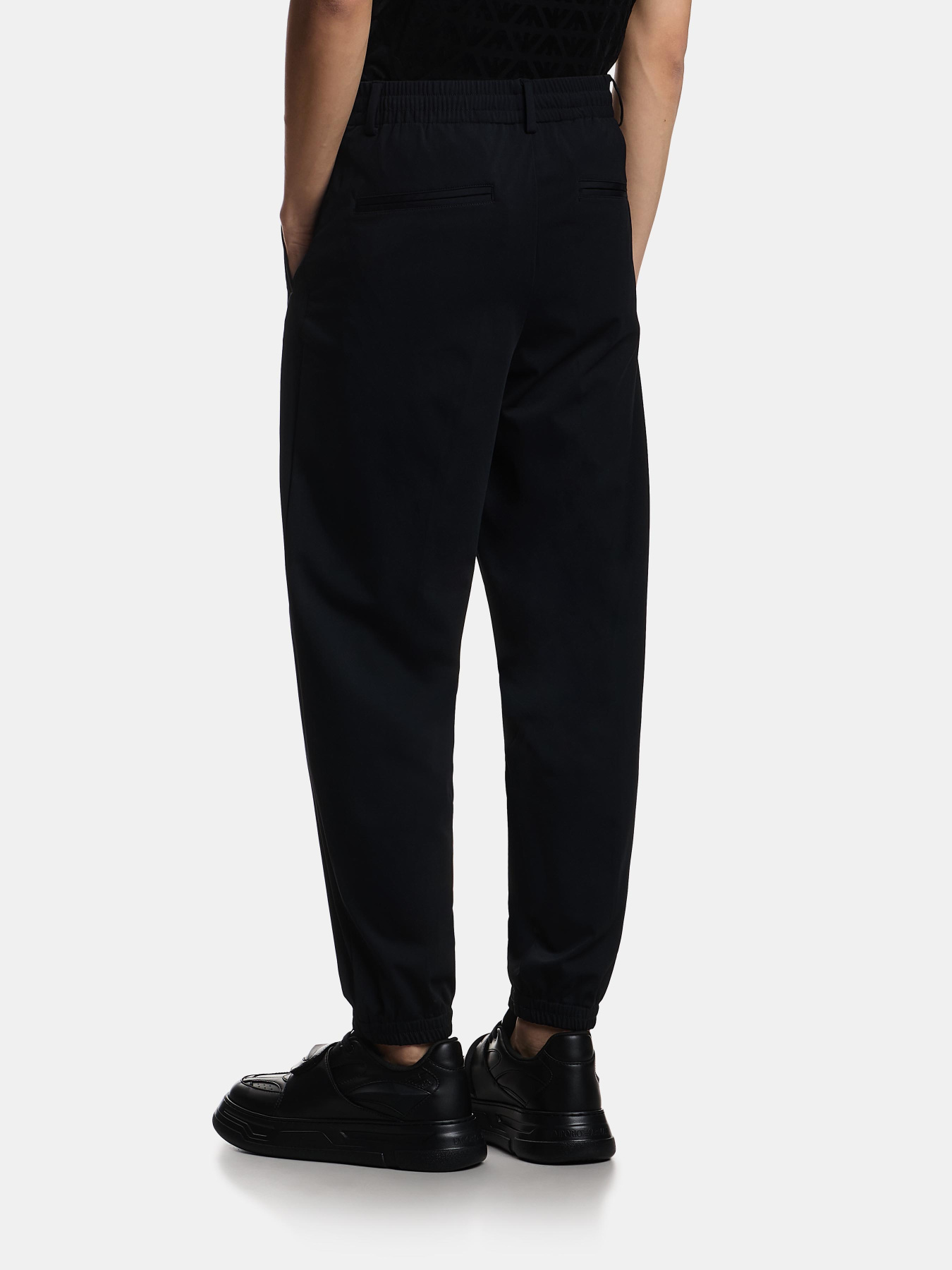 Повсякденні штани Emporio Armani модель EM004906-AF23435-UB118 Повсякденні штани Emporio Armani модель EM004906-AF23435-UB118 Фото