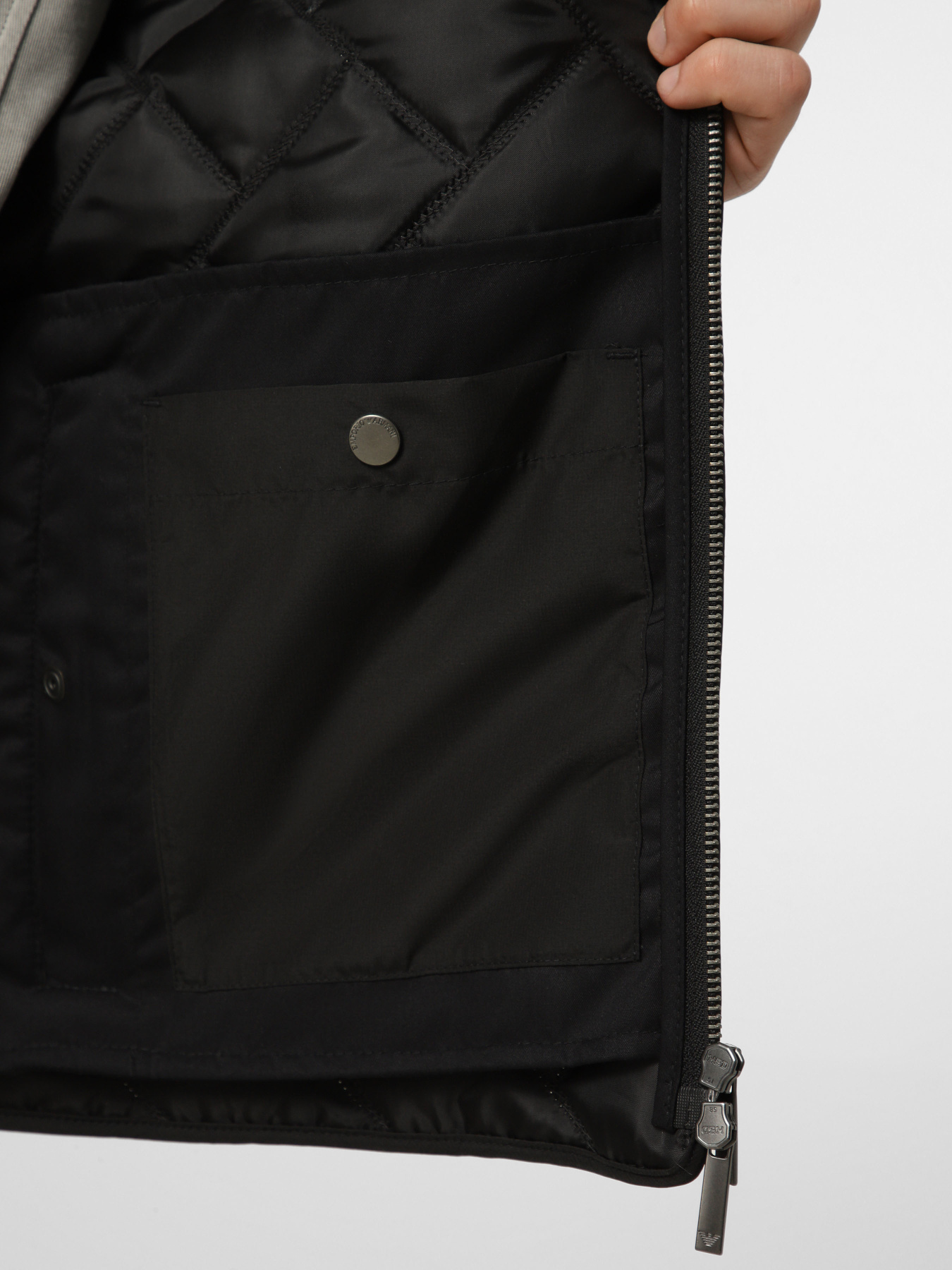 Куртки и дубленки Emporio Armani модель EM004173-AF22657-UC001 Фото