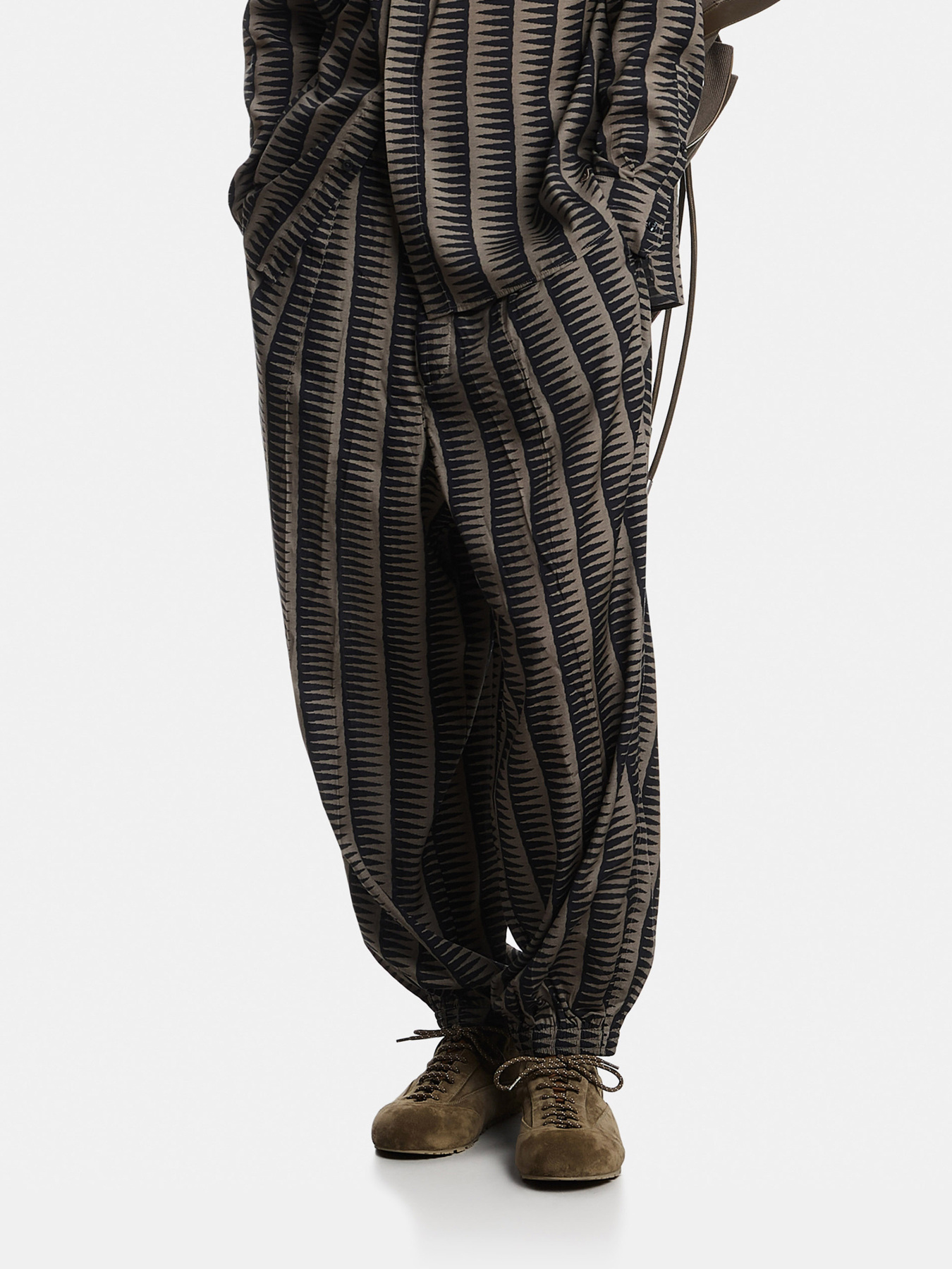 Emporio Armani EM005490-AF14214-FB472 модель EM005490-AF14214-FB472 Emporio Armani EM005490-AF14214-FB472 модель EM005490-AF14214-FB472 Фото