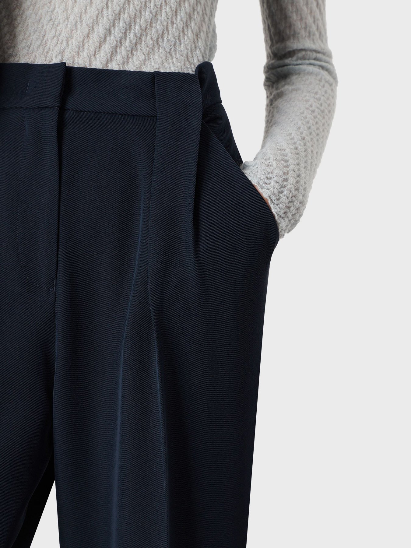 Класичні штани Emporio Armani модель 6K2P76-2N9BZ-0919 Класичні штани Emporio Armani модель 6K2P76-2N9BZ-0919 Фото