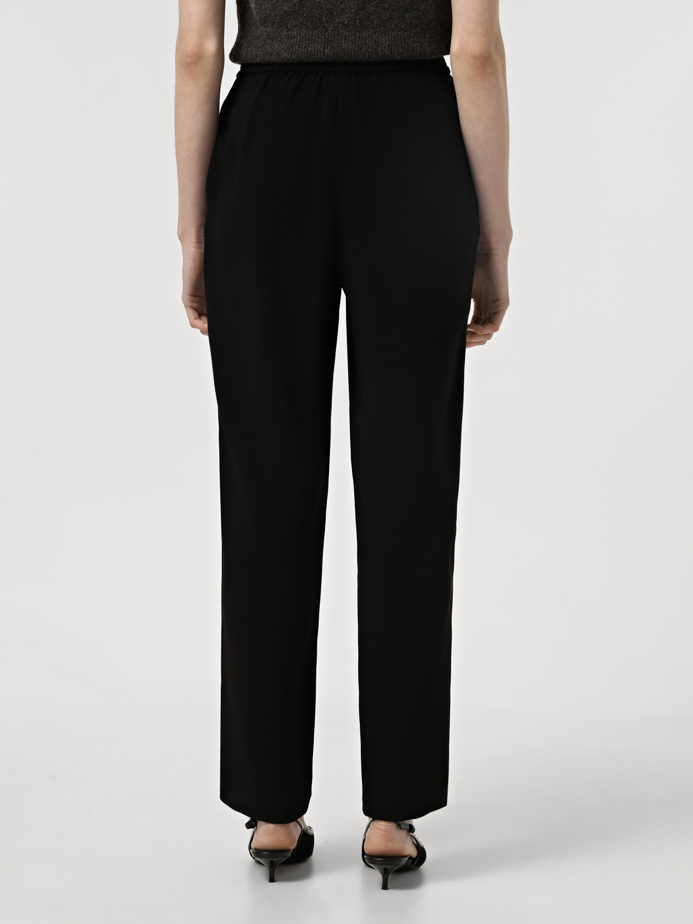 Повседневные штаны Emporio Armani модель 6K2P65-2NJKZ-0999 Повседневные штаны Emporio Armani модель 6K2P65-2NJKZ-0999 Фото