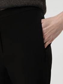 Повседневные штаны Emporio Armani модель 6K2P65-2NJKZ-0999 Повседневные штаны Emporio Armani модель 6K2P65-2NJKZ-0999 Фото