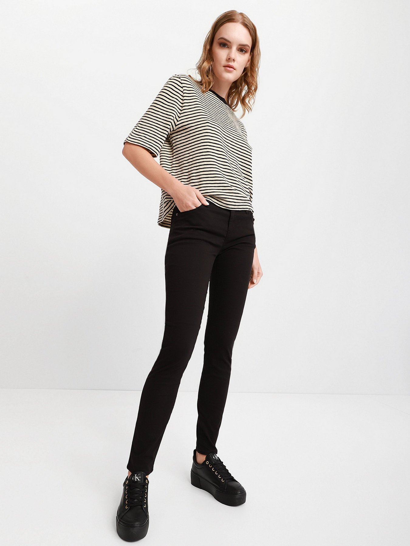 Скинни джинсы Emporio Armani Super Skinny модель 6K2J23-2N81Z-0999 Фото