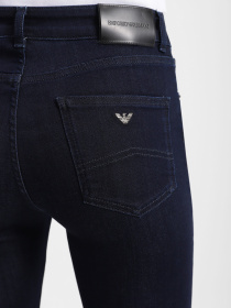 Расклешенные джинсы Emporio Armani модель 8N2J47-2DL2Z-0941 Расклешенные джинсы Emporio Armani модель 8N2J47-2DL2Z-0941 Фото