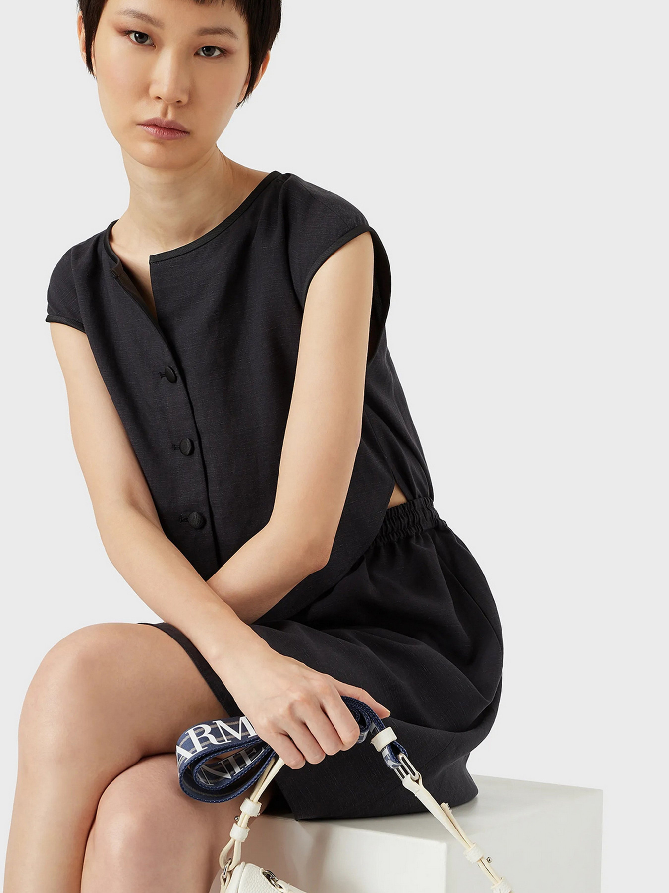 Платье мини Emporio Armani модель INA1HT-I9907-920 Фото