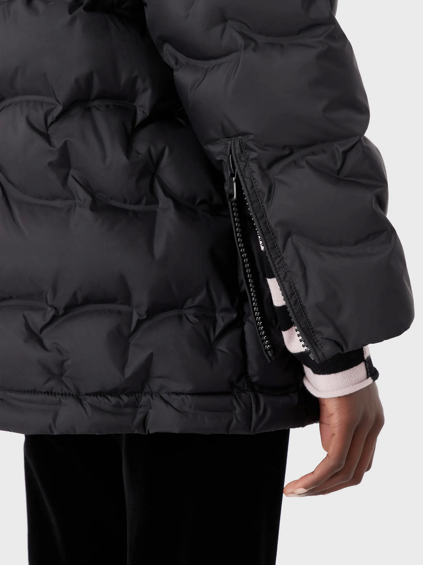 Пуховик Emporio Armani модель 6L2B87-2NIUZ-0999 Фото