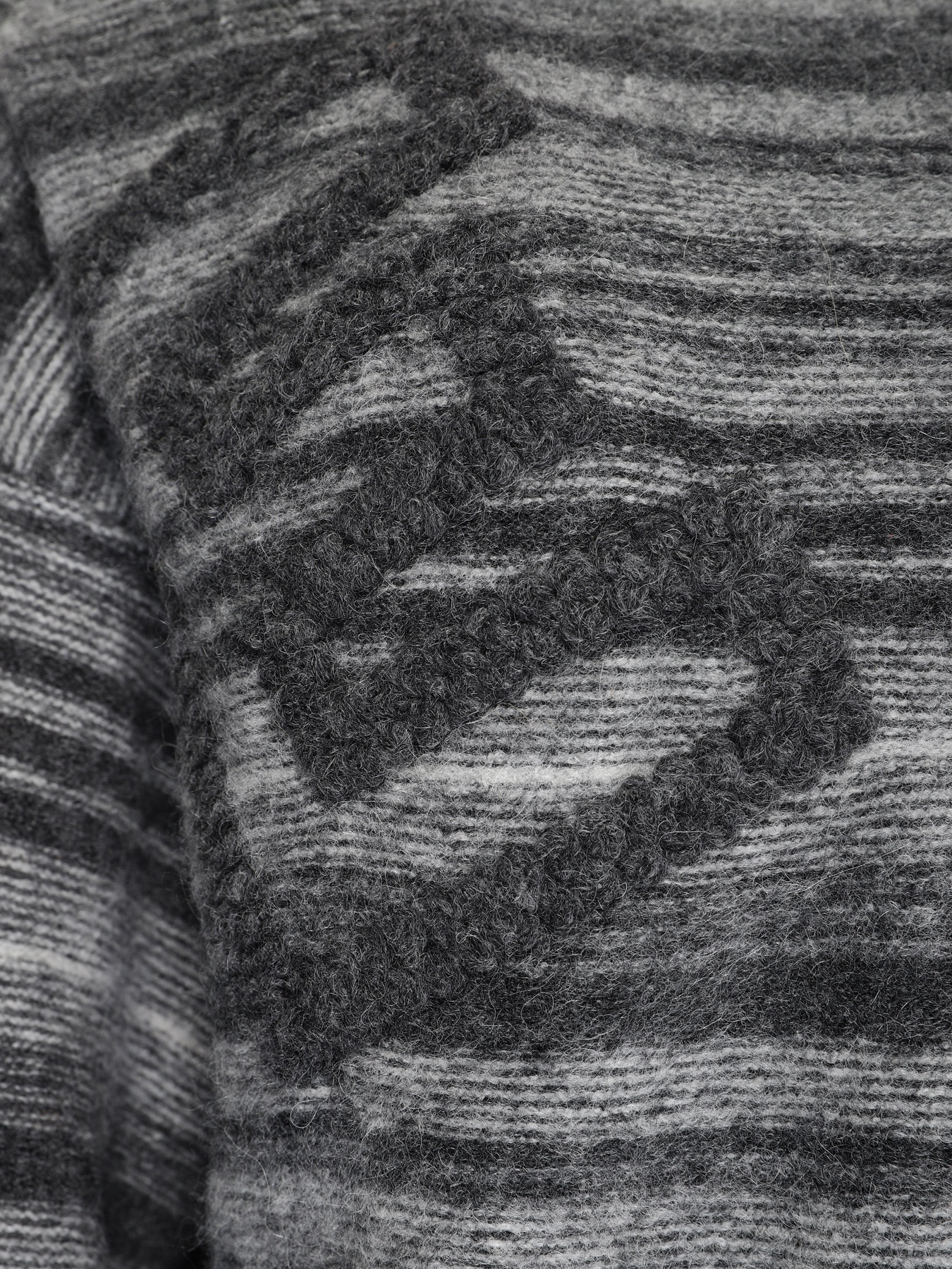 Свитер Emporio Armani модель 6L2MWB-2M20Z-F633 Фото