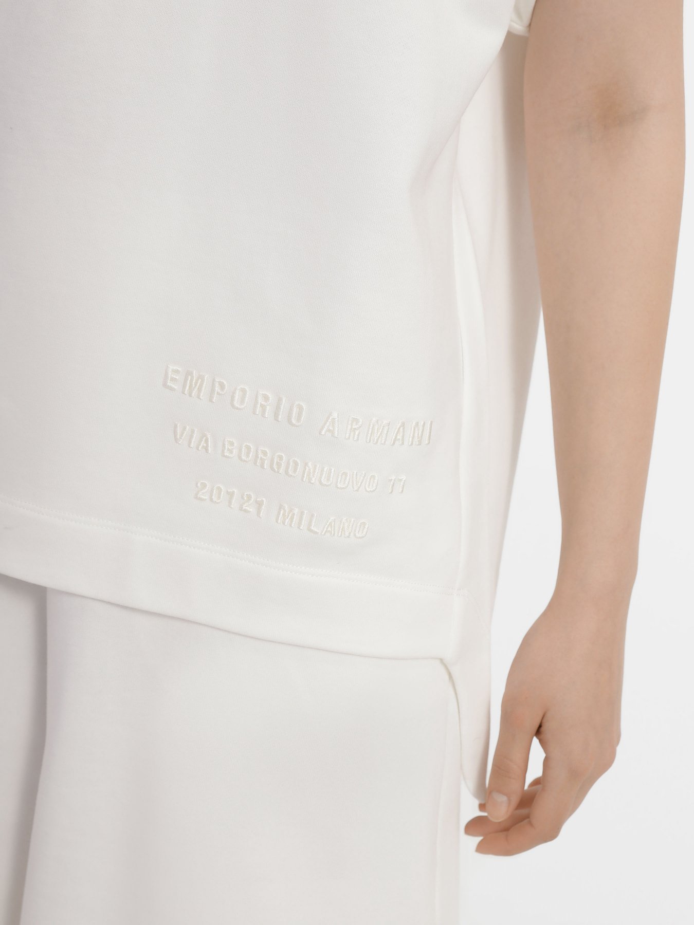 Футболка Emporio Armani модель 3R2M8C-2J49Z-0101 Футболка Emporio Armani модель 3R2M8C-2J49Z-0101 Фото