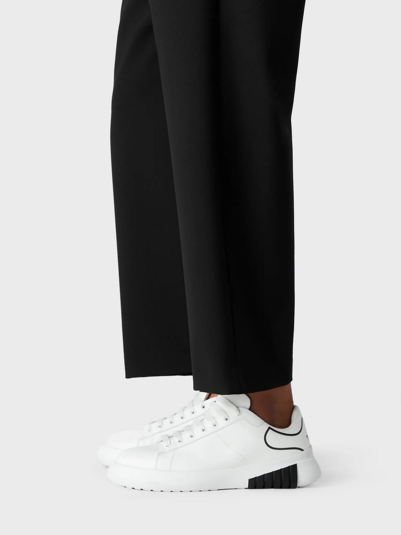 Классические штаны Emporio Armani модель 3R2P98-2NK8Z-0999 Фото