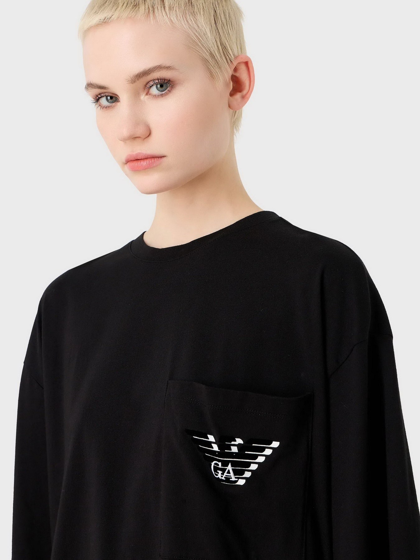 Футболка Emporio Armani модель 6R2T7F-2JFNZ-0999 Футболка Emporio Armani модель 6R2T7F-2JFNZ-0999 Фото