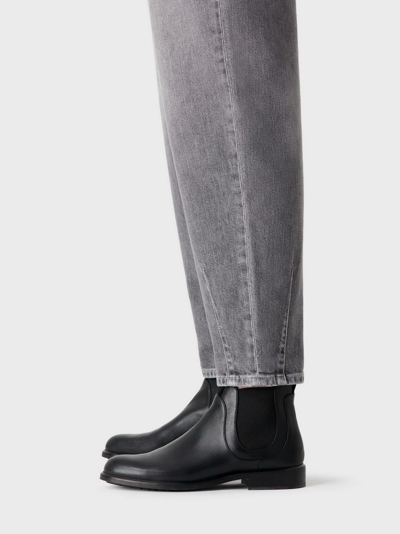 Джинсы мом Emporio Armani J7B модель 8N2J7B-2DAYZ-0662 Фото