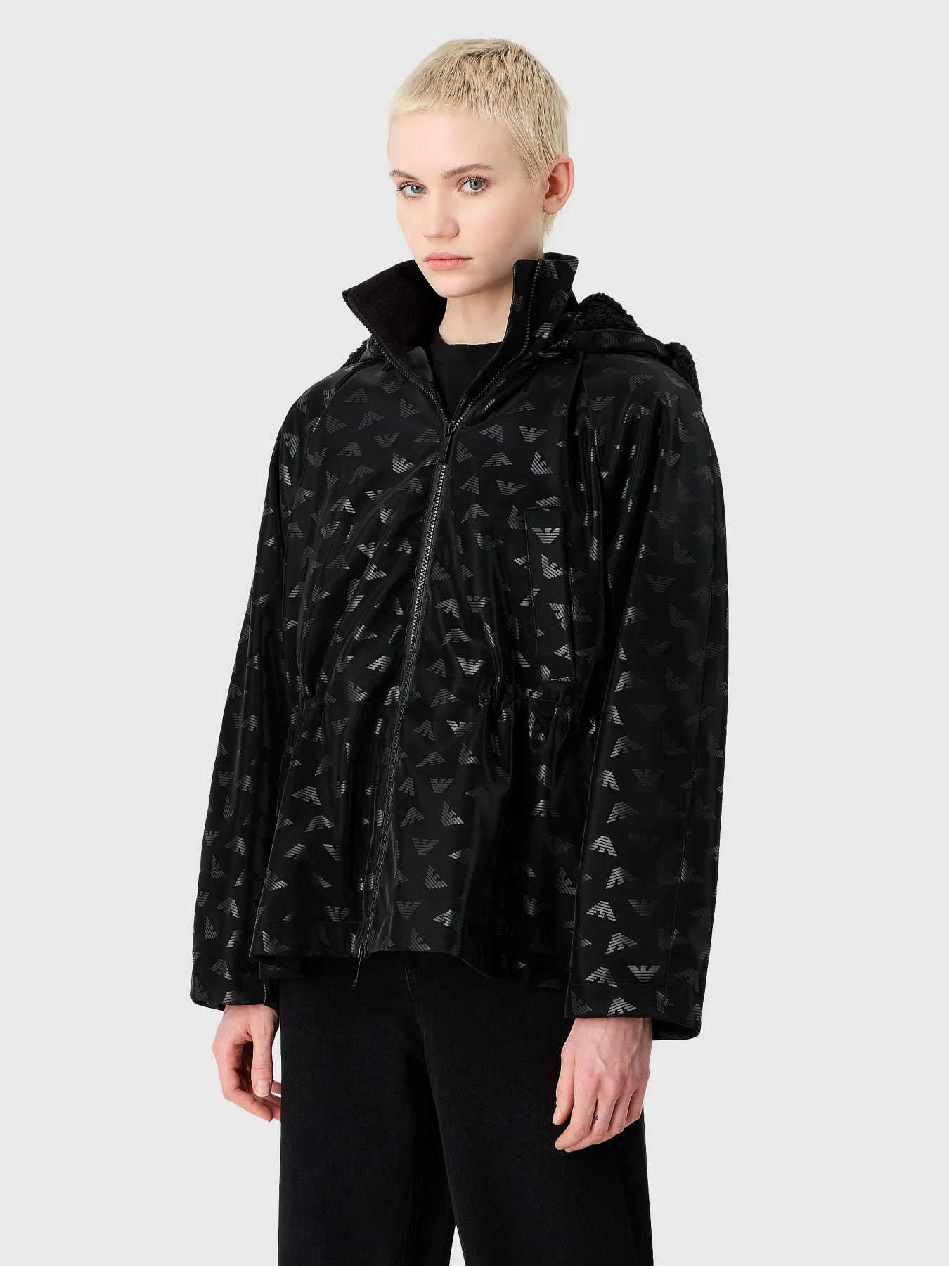 Демисезонная куртка Emporio Armani модель 6R2B82-2NFHZ-0999 Демисезонная куртка Emporio Armani модель 6R2B82-2NFHZ-0999 Фото