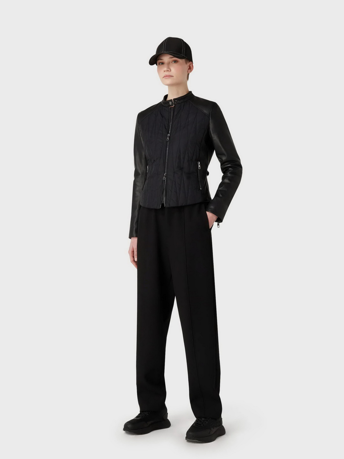 Брюки повседневные Emporio Armani Travel Essentials модель 6R2P97-2N2PZ-0999 Фото