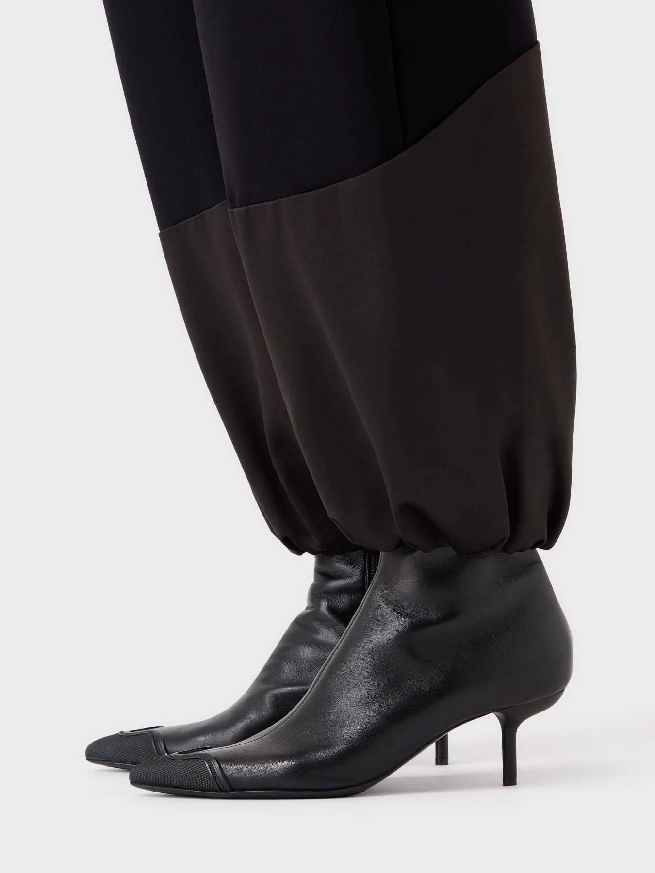 Повседневные штаны Emporio Armani модель H4NP1B-2NWAZ-0999 Фото