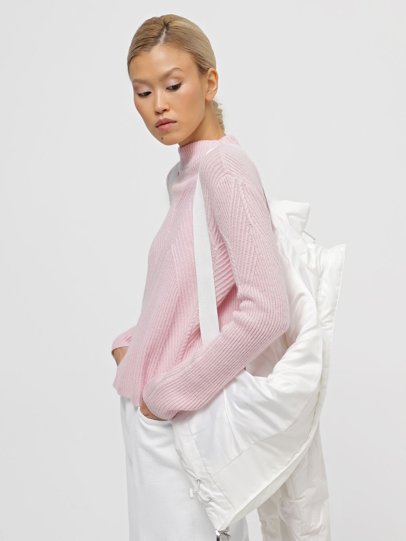 Пуховик Emporio Armani модель 6R2B86-2NFJZ-0101 Фото