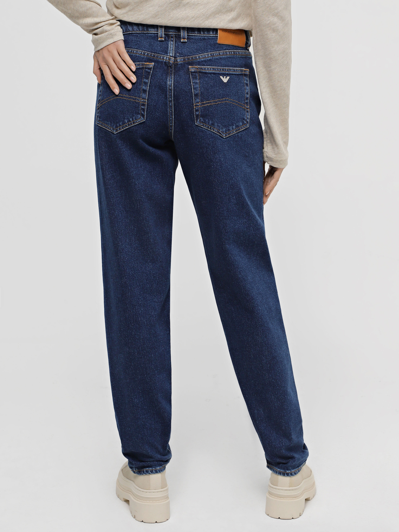 Прямые джинсы Emporio Armani J90 модель 6R2J90-2DAEZ-0941 Фото