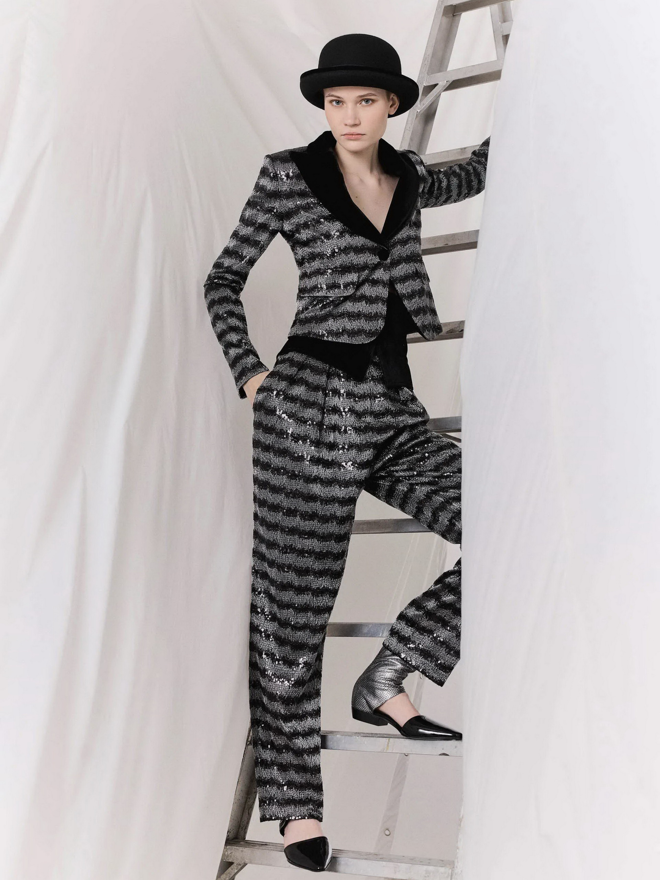 Повседневные штаны Emporio Armani модель H4NP1F-E9924-099 Фото