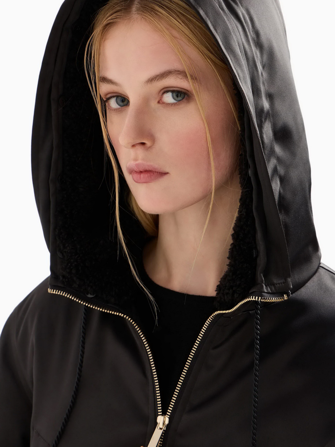 Демисезонная куртка Emporio Armani Chinese New Year модель EW000003-AF10004-UC001 Фото