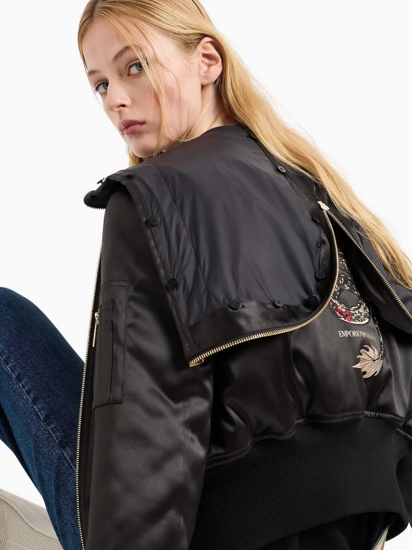 Демисезонная куртка Emporio Armani Chinese New Year модель EW000003-AF10004-UC001 Фото