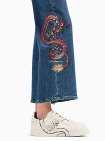 Широкие джинсы Emporio Armani Chinese New Year модель EW000019-AF10008-MB001 Фото