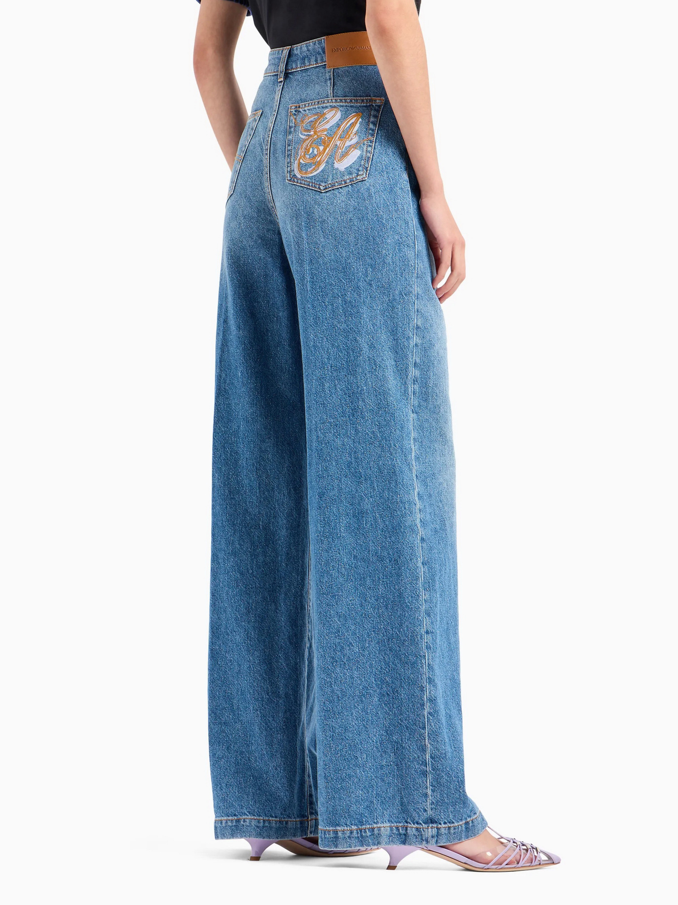 Широкие джинсы Emporio Armani модель 3D2J14-2DBLZ-0942 Широкие джинсы Emporio Armani модель 3D2J14-2DBLZ-0942 Фото