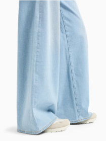 Широкі джинси Emporio Armani модель 3D2J1C-2DY4Z-0943 Широкі джинси Emporio Armani модель 3D2J1C-2DY4Z-0943 Фото