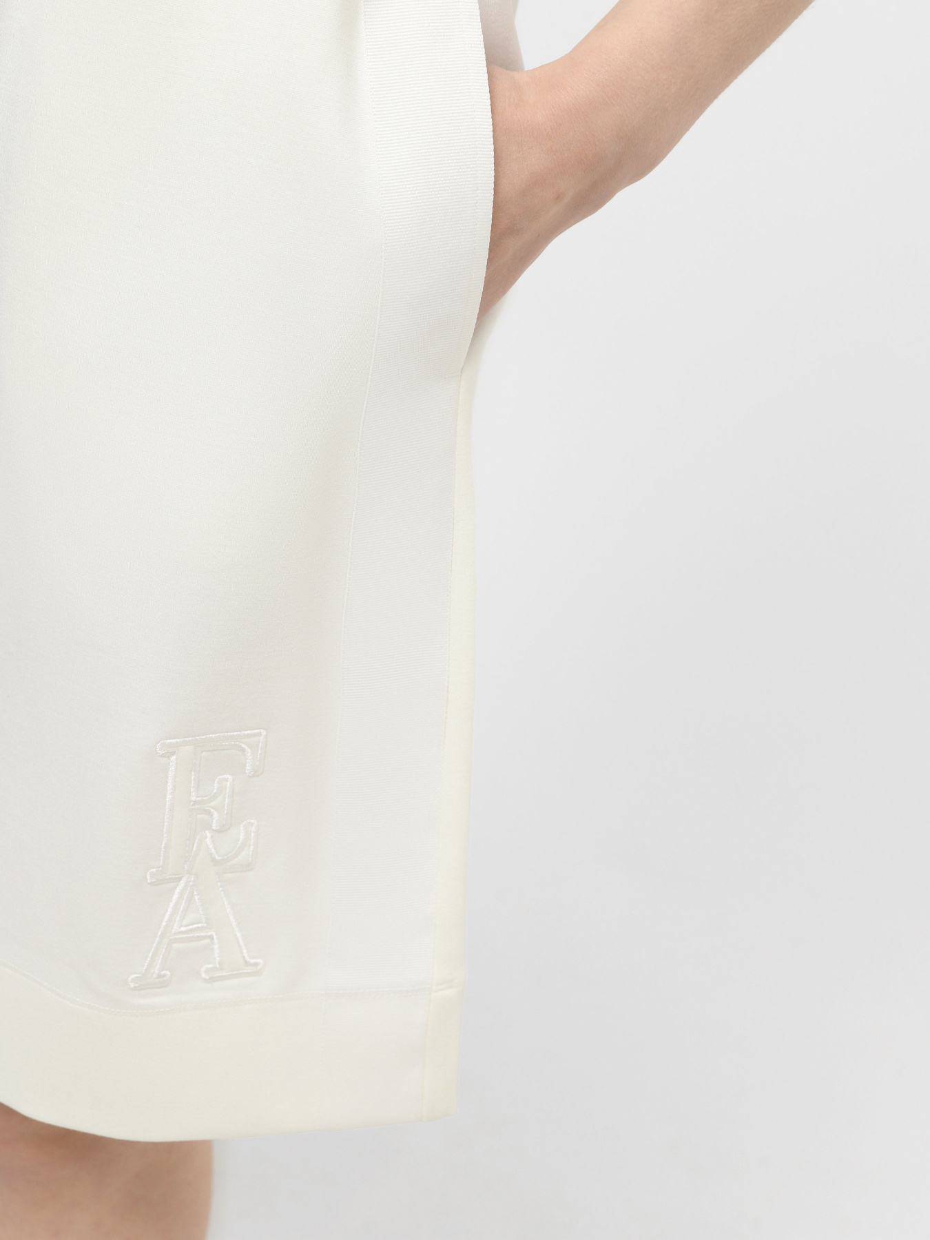 Повсякденні шорти Emporio Armani модель 3D2P6F-2JRZZ-0101 Повсякденні шорти Emporio Armani модель 3D2P6F-2JRZZ-0101 Фото